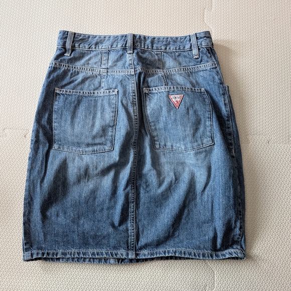 Vintage Guess blue jean skirt - Picture 3 of 9